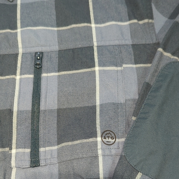 Wrangler Blue Plaid Casual Button Down Shirt - Picture 2 of 8